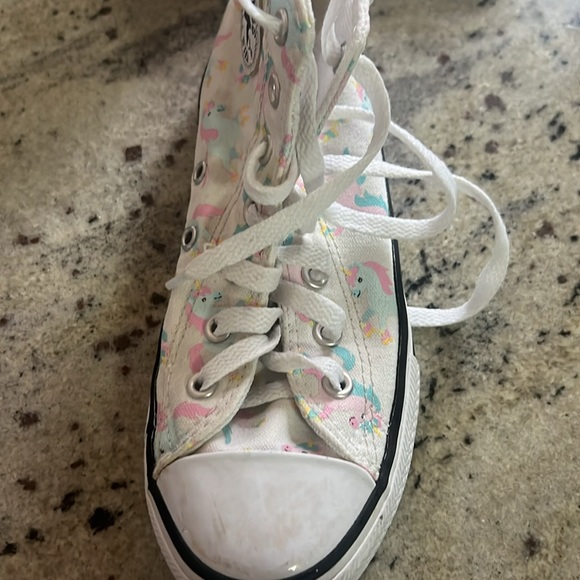 Girls Converse Allstar, Size 2- white shoes with unicorns. Great condition - Picture 3 of 10